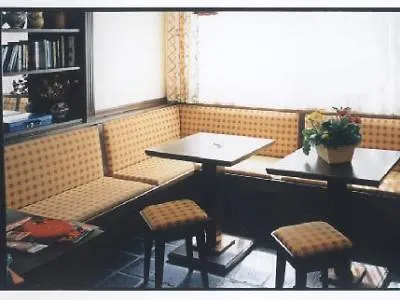 Hotel Jedermann 3*