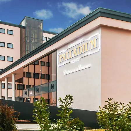 Grand Palladium Hotell 4*