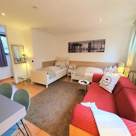 Guest house Garden House & East Park-apartments 2*