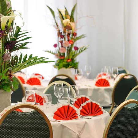 Mercure Süd Messe Hotel 4*