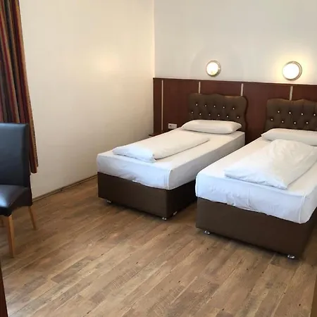 威尔第酒店 酒店 3*